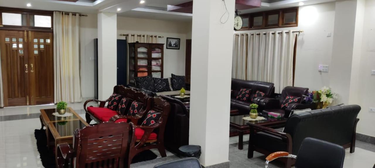Iranyai Homestay Имфал Екстериор снимка
