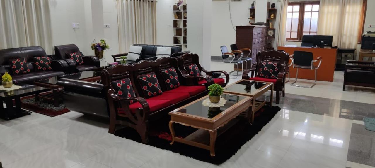 Iranyai Homestay Имфал Екстериор снимка