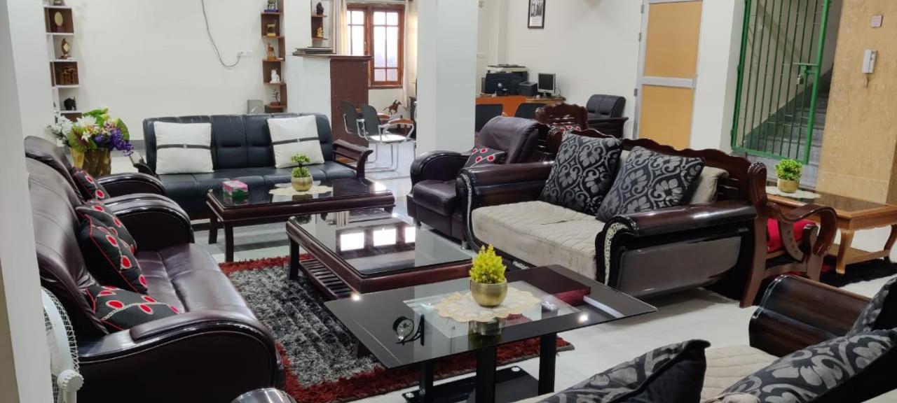 Iranyai Homestay Имфал Екстериор снимка