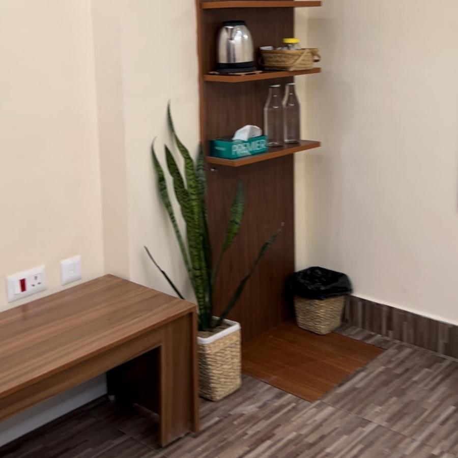 Iranyai Homestay Имфал Екстериор снимка